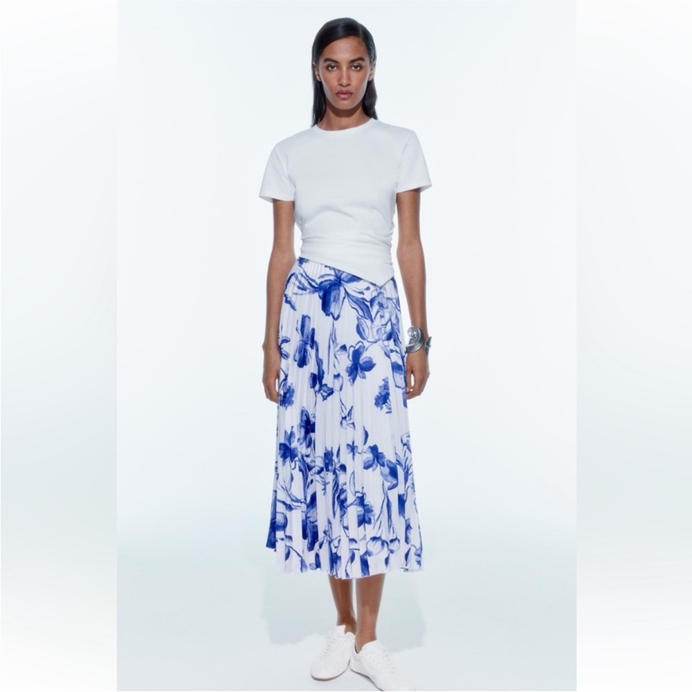 Zara pleated midi skirt with white and blue floral design